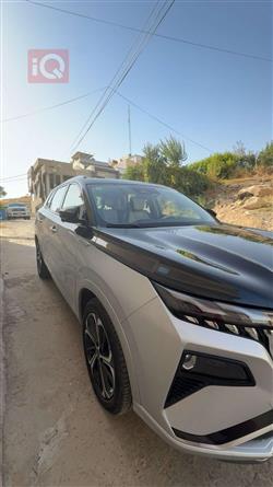 دونج فينج ايلوس هيوج